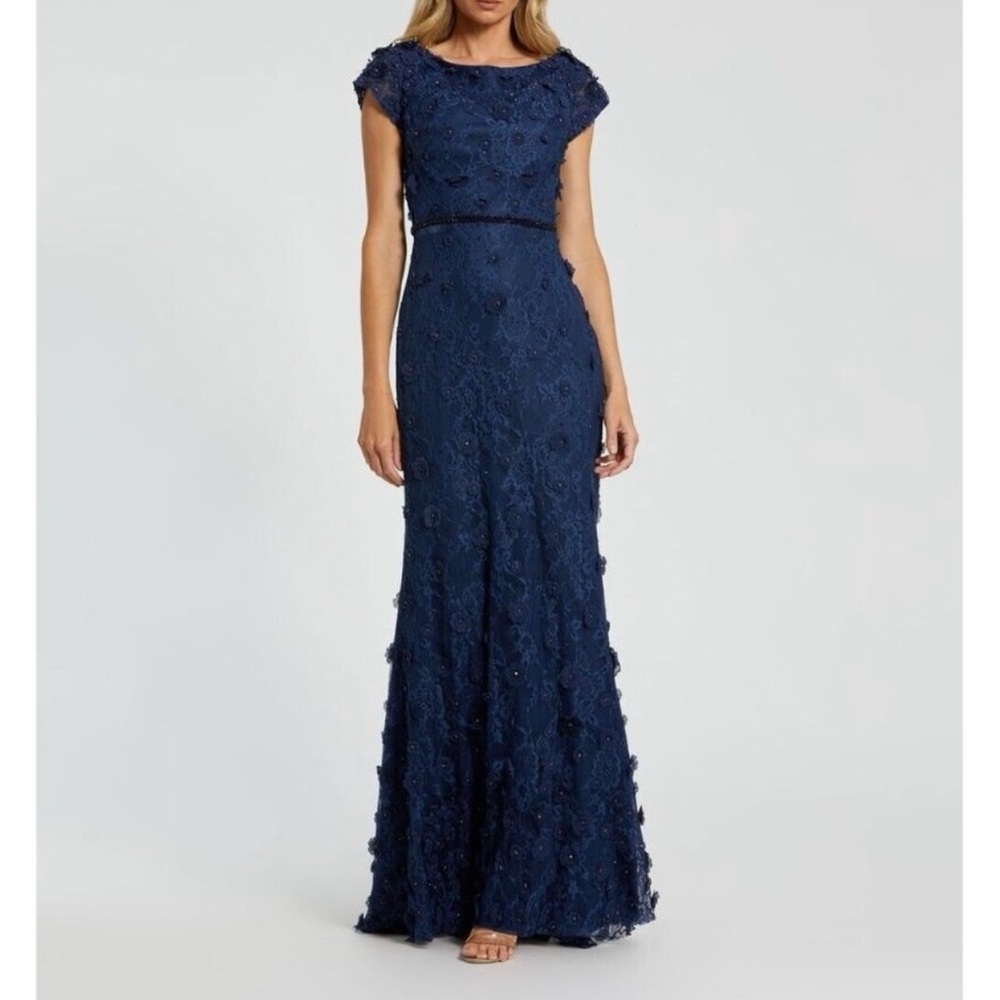 Mac Duggal Midnight Floral Applique Boat Neck Short Sleeve Formal Gown - Reemoly